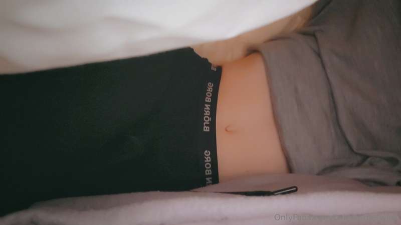 Lazy twink in bed :3 19
