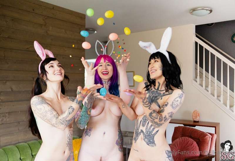 Down the rabbit hole! 🐰 Happy Titty Tuesday, enjoy this 2021.. 4