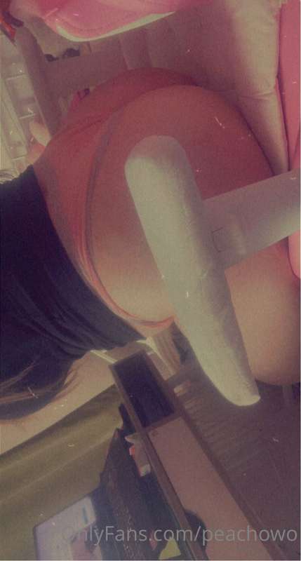 On the train again but have some booty 😌 
After my exams I w.. 1