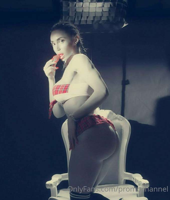 Follow my beautiful friend @beyondreams , and get ready to f..