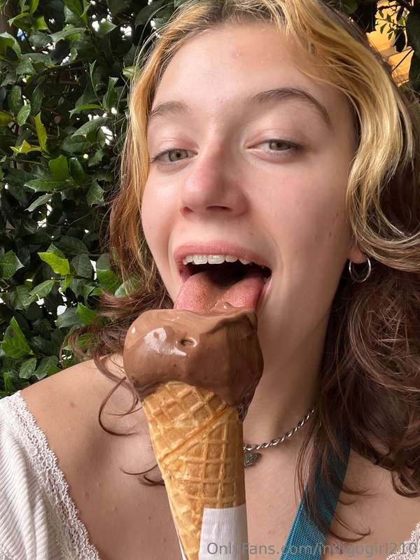 vacationing and ice cream😋 1
