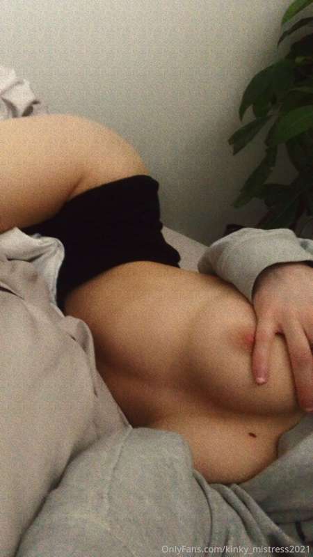 Would you give your left nut to be in the same room as me? C..