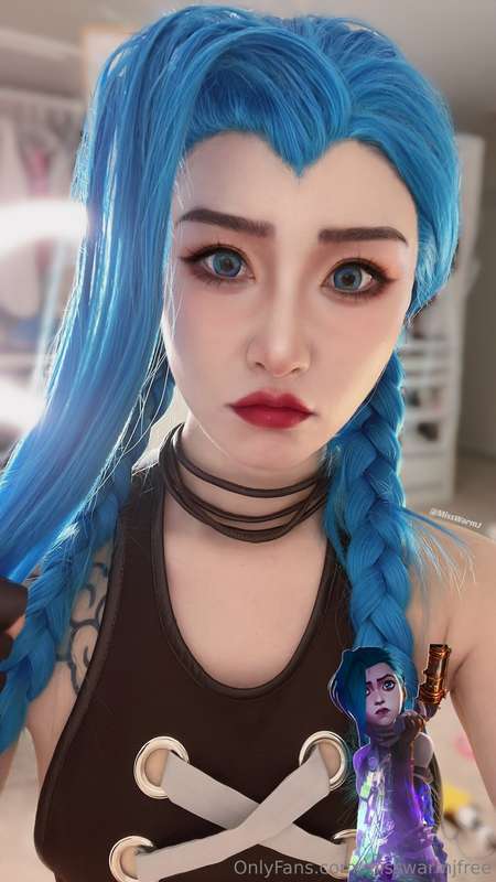 Do you like Jinx? Don't miss out on my sexy cosplay 🥰 You ca..
