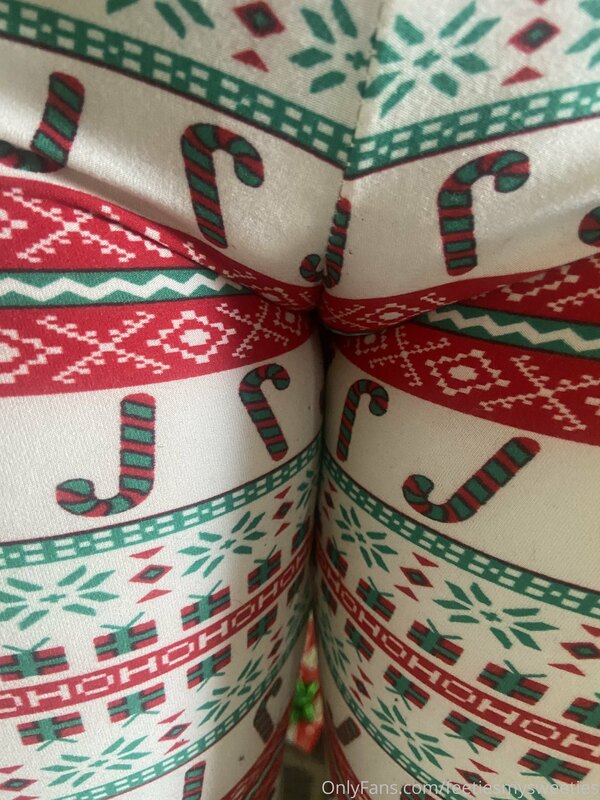 BONUS CHRISTMAS CAMEL TOE!