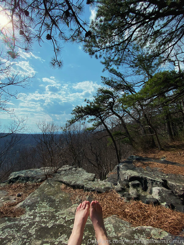 Climbed a mountain—took some cute sunny feet pics ??☀️