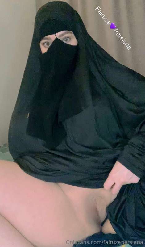 Fairuzapersiana - Onlyfans - 24 Nov, 2023