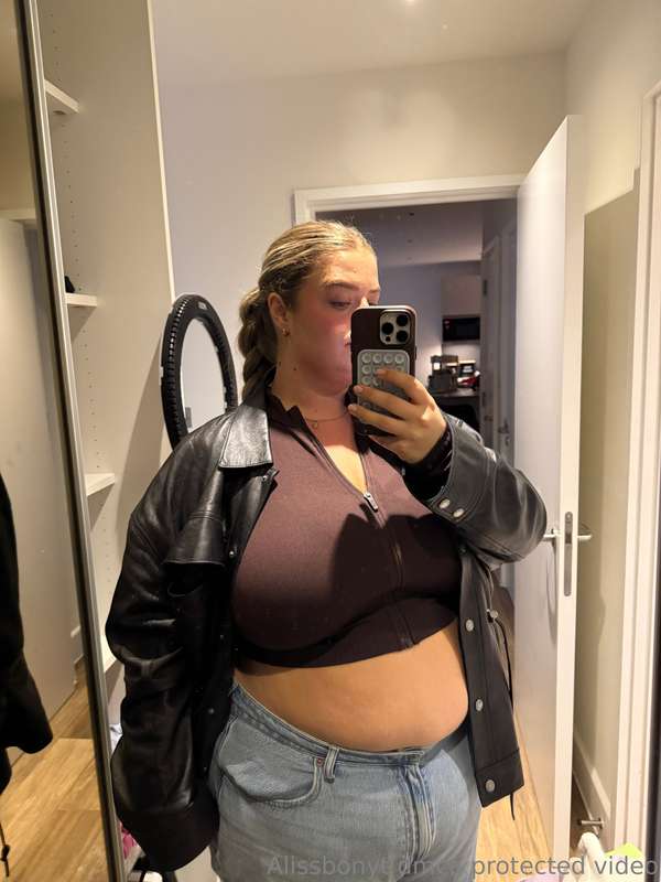 Recent body updates 🤭 I was in denial until I saw myself in .. 3