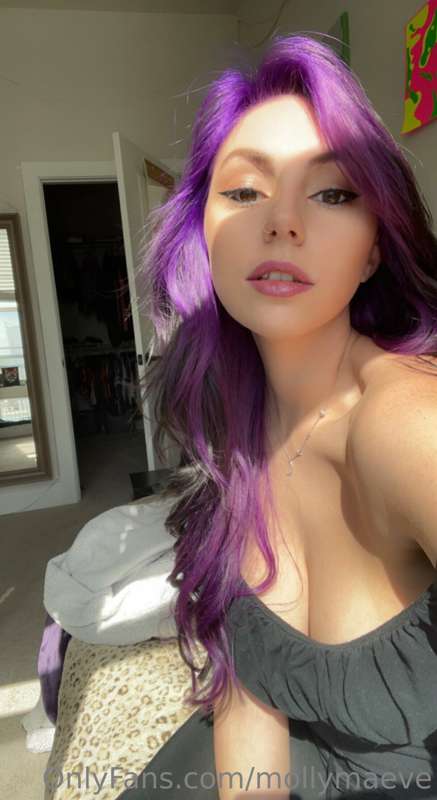 Look at my purple hair.. or face the consequences…🔫 3