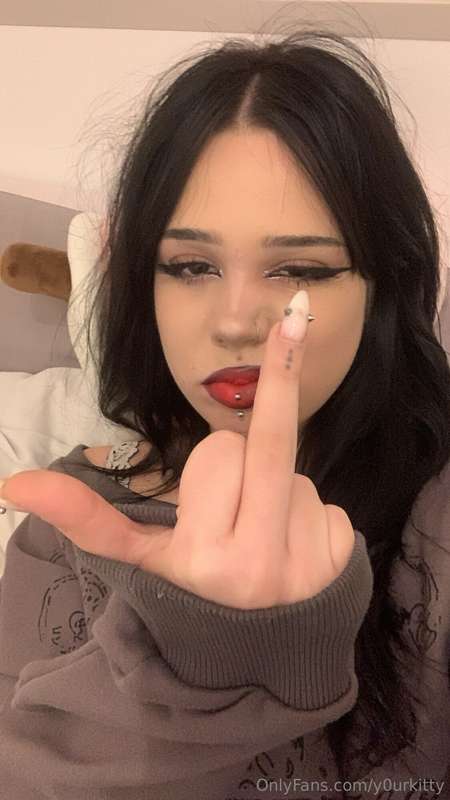 Paga il mio dito medio sfigato💸