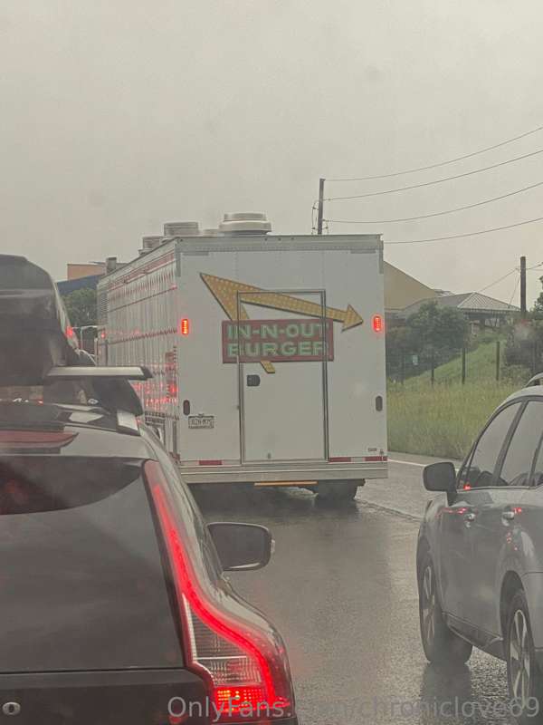 Road trip content!! 🥰🙌🏼💗 got some yummy snacks n hit the roa..