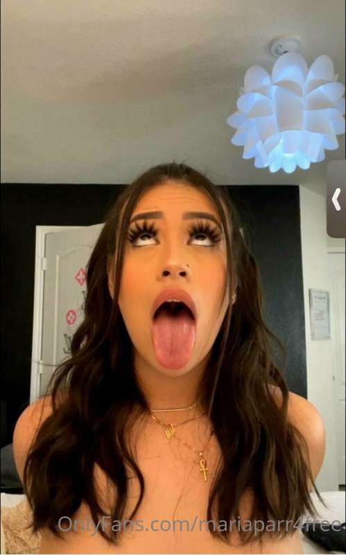 Would you cum on her face?? Sexy Latina slut @honduranbaddie..