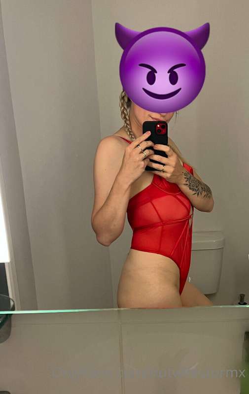 Guess who’s been a very naughty girl this evening 😈💋