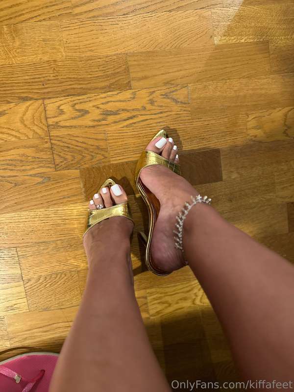Ready for a foot party in Paris 1
