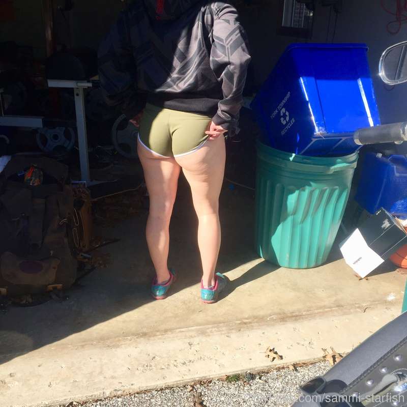 Part 3. 20 more pics. When I was done at the gym and the sto.. 6