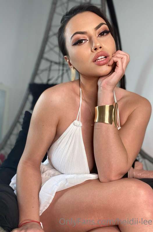 Do I look like a rich woman from Egypt? 😁