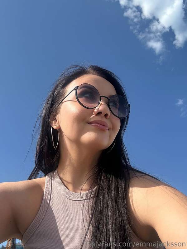 Sunnies on, soak mode: activated ☀️Wanna come warm me up? 🥰