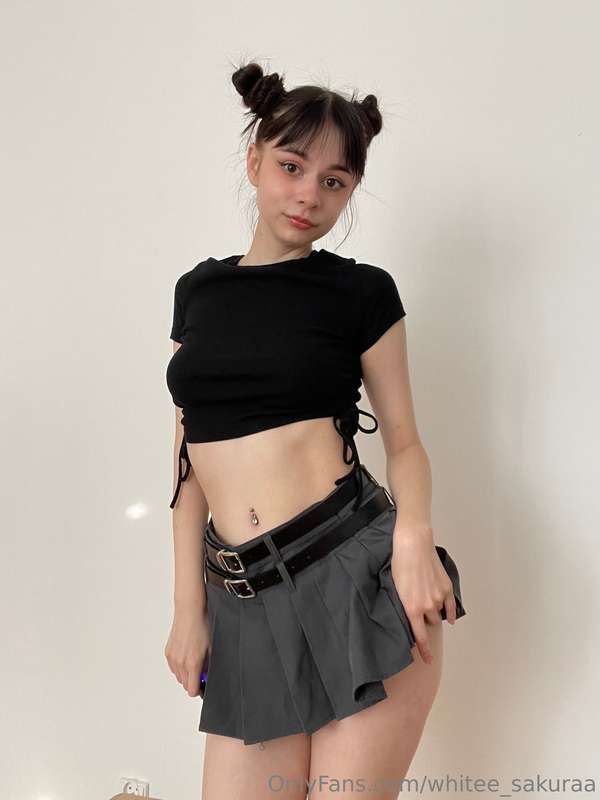Today I want to share with you my big passion - skirts! 👗💕 T..