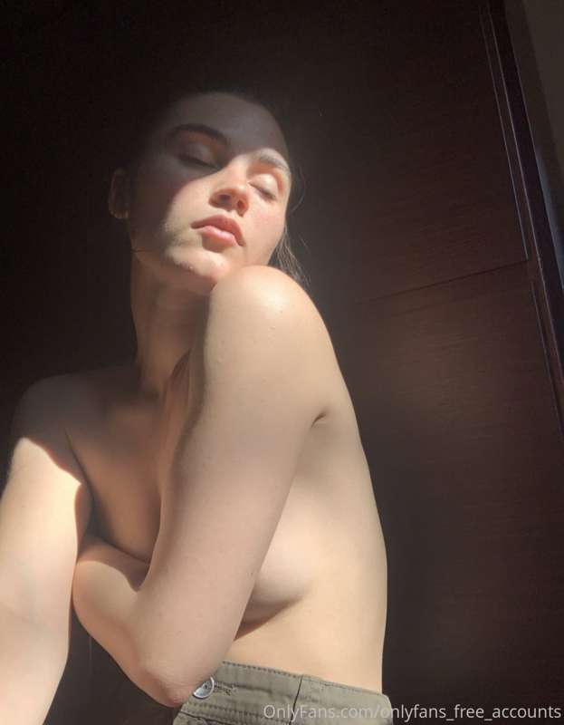 🔥 Check out Italian student @miss.maiko 🔥
[4 hot pictures he.. 2
