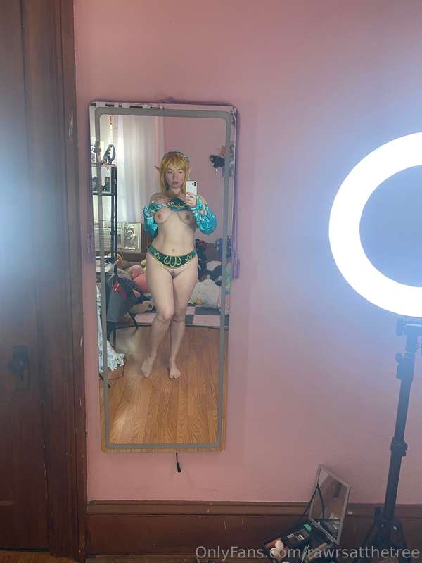 Rawrsatthetree - Onlyfans - 18 Dec, 2024 3