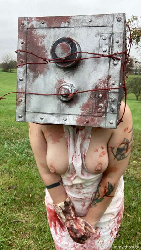 I’m the Keeper from the Evil Within! 🔨 but I’d like to be th.. 12
