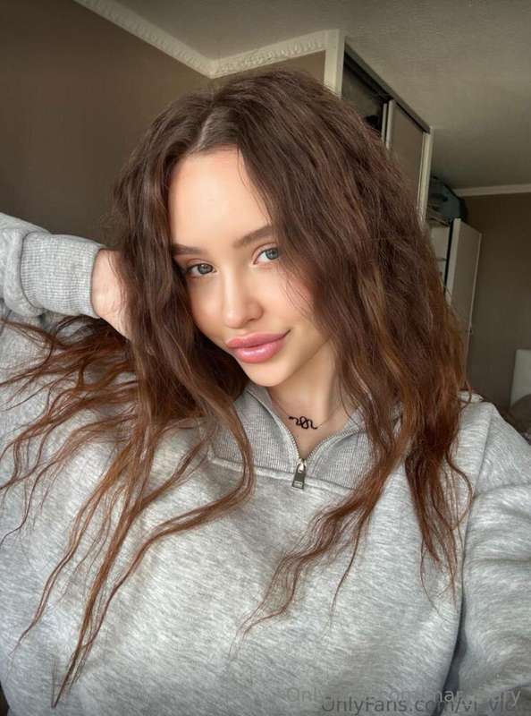 🌸 FREE subscription🌸 👉@vi_viola 👈 This charming girl has a j..