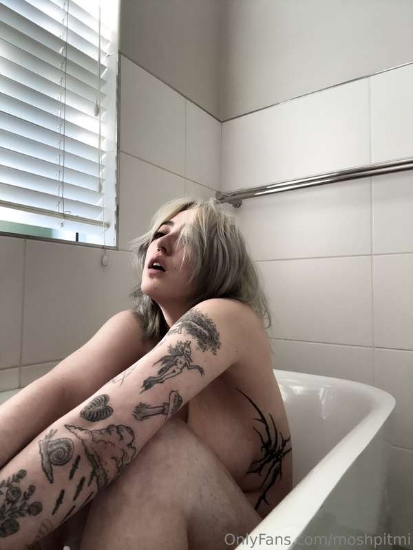 let’s forget everything except each other, in the bath x