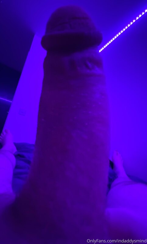 Up late at night and horny, so naturally dick pics and a cum..