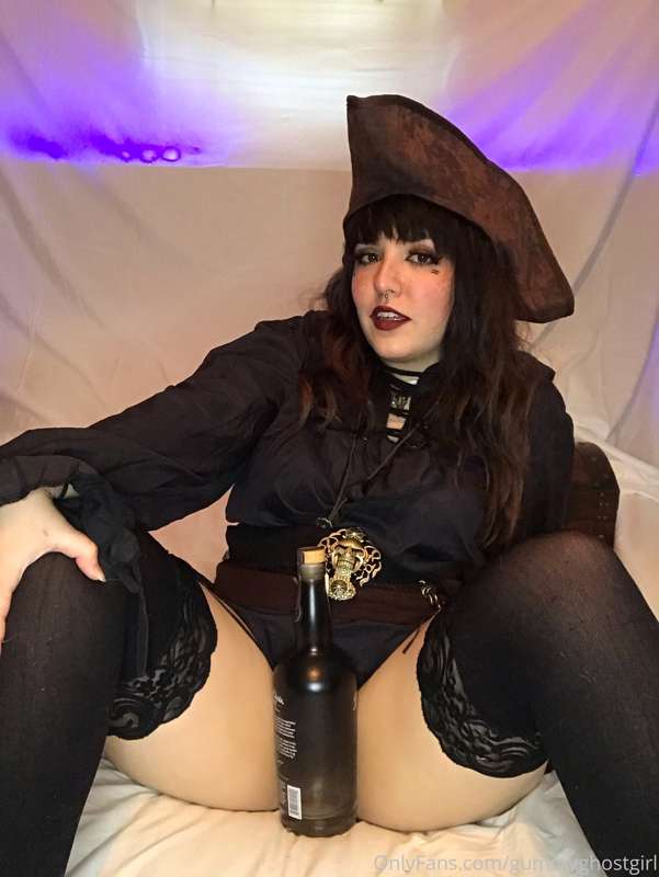 Arrr! Ye lookin’ for some booty? ⚓️ 24