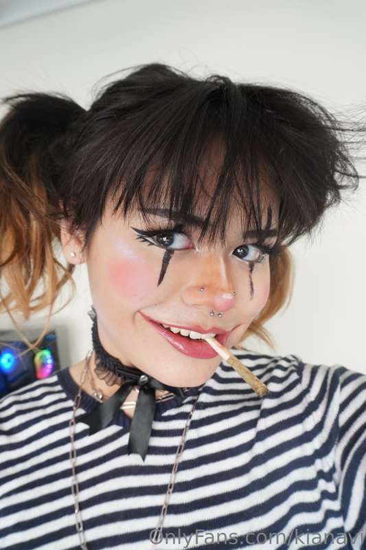 Clown photodump!
I'm edging all day so I can have a nice cum.. 13