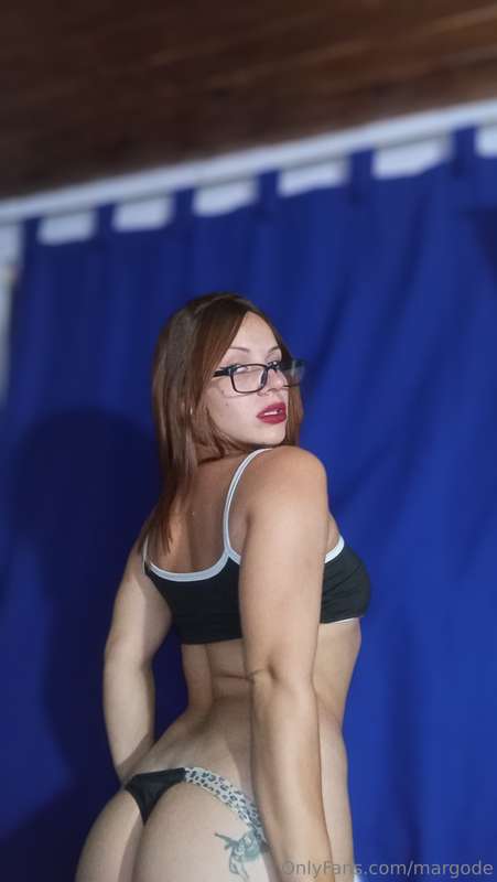 Ta femme à lunettes la plus sexy des réseaux  2