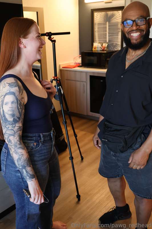 Behind the scenes 😈 ready to get my holes destroyed! Droppin.. 3