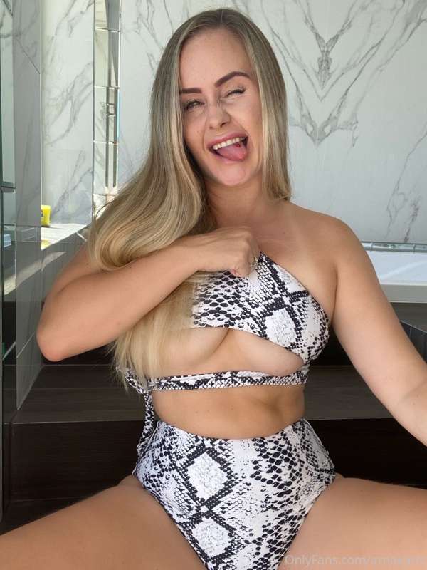 Underboob 😉😉