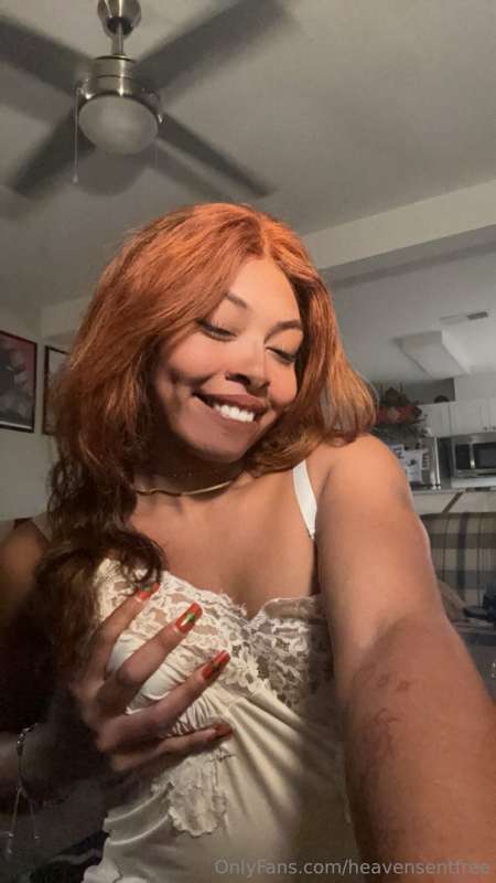 I’m a handful 🤭

WHAT YOU GET 🔓:
- 3 titty pics
- 1 bonus vi.. 7
