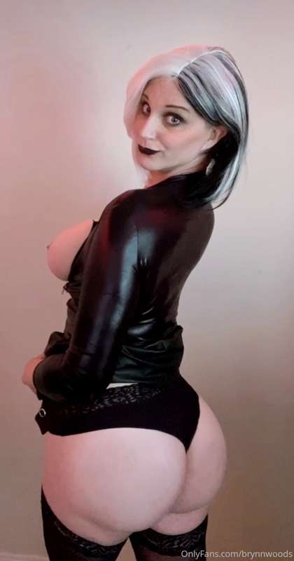 Can I be your Goth Mommy and you can be me boy toy? Looks li.. 3