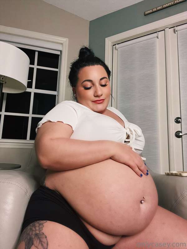 It’s the way my fupa spills out of absolutely EVERYTHING now.. 4
