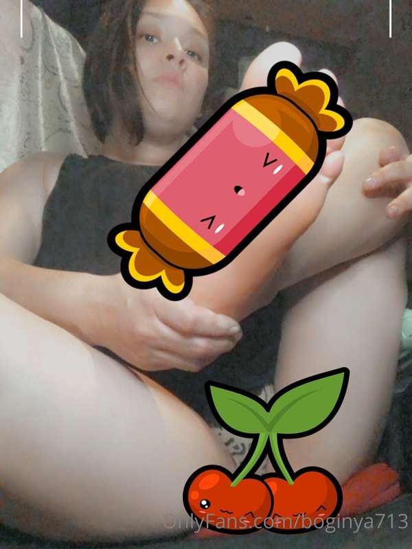 Cum 👀 me rub my 👣