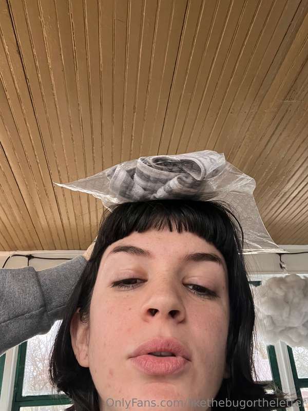 NEW VIDEO CUMMING SOON 💓  “Sorry 2Bug U” is a sexy 21-minute.. 3
