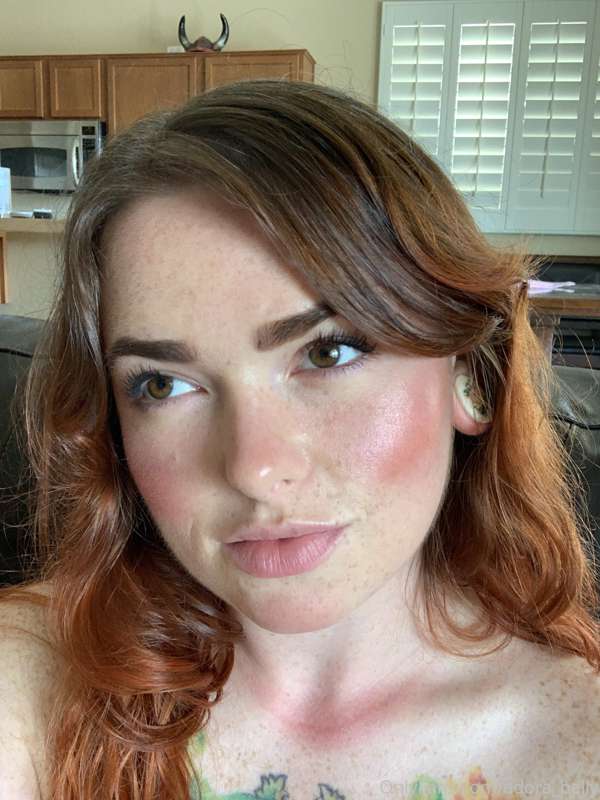 Throwback to this cute cute but painful sunburn 

Tis the se..