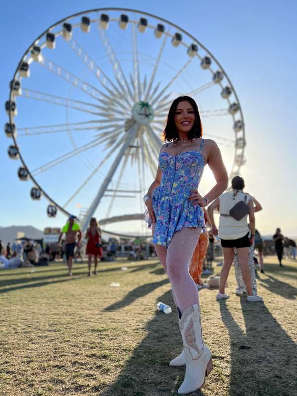 Coachella dump! 🎡 👽 Which one's your favorite?? 3