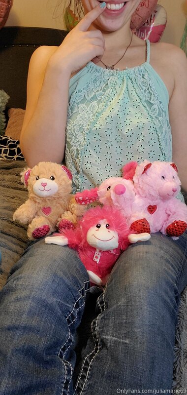 Stuffies for me? ??
Little sad I had to buy them myself thou..