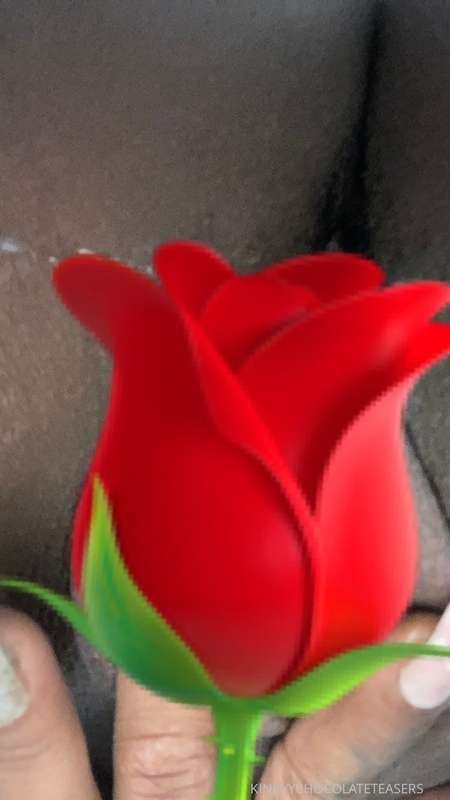 Unlock or subscribe to @kinkyychocolate for the uncensored v..