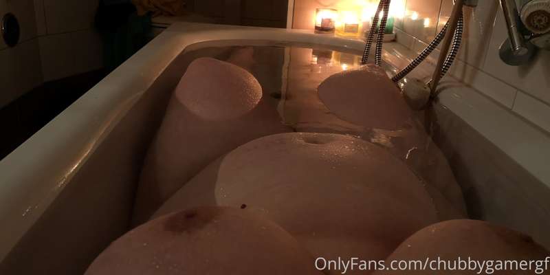 Special Treat for your Weekend: Nude Shots :>

Especially th.. 5