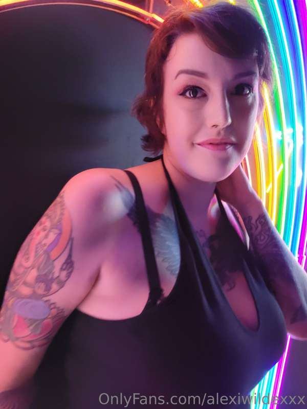 Alexiwildexxx - Onlyfans - 22 Oct, 2022