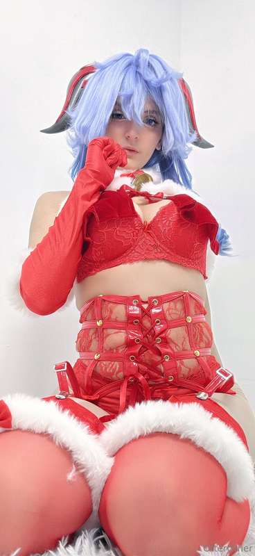 Merry Christmas to you all!! ;3 Hope you haven’t been too na..