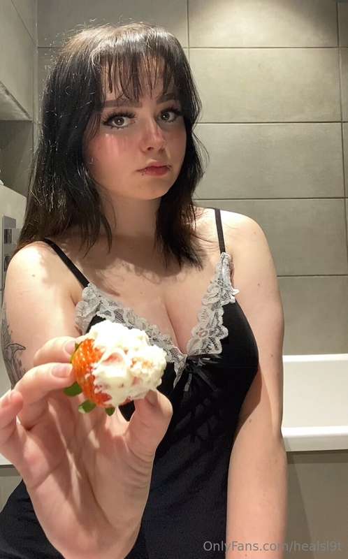 Want something sweet? 🖤 2