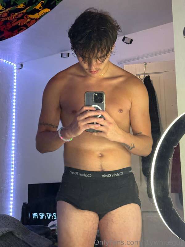 What I do after the shower ;) gotta clean my mirror now 💦