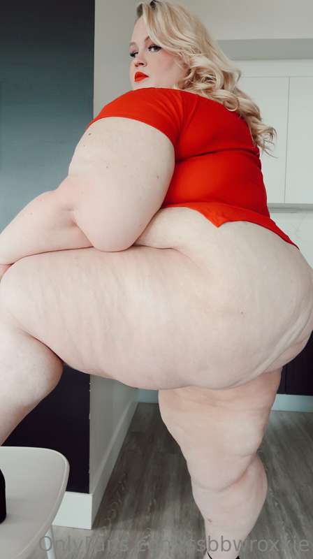 I put on my tightest red dress for you ❤️ I love the way it .. 2