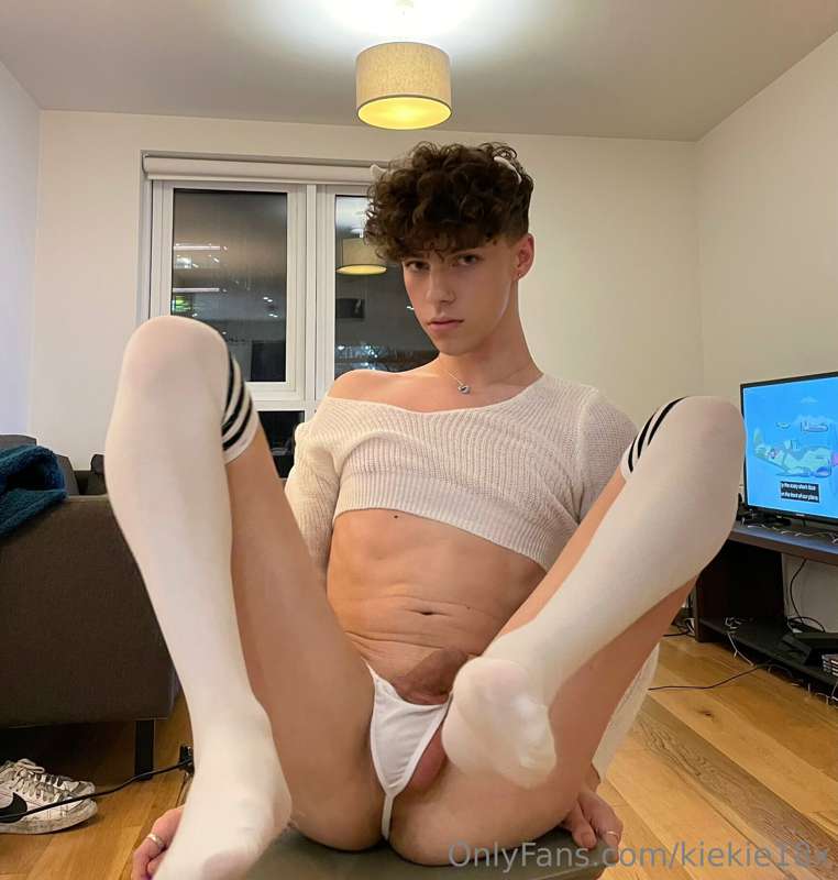 Video games and cuddles? ☺️👾 6