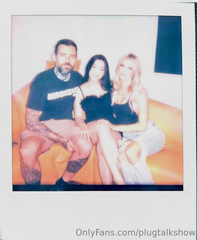 Before all the wet and gushy 😋😋😋 @lenatheplug @emmahixoffici..