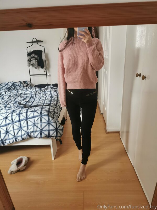 Just a couple new items I got for Christmas 😊

(You may see ..